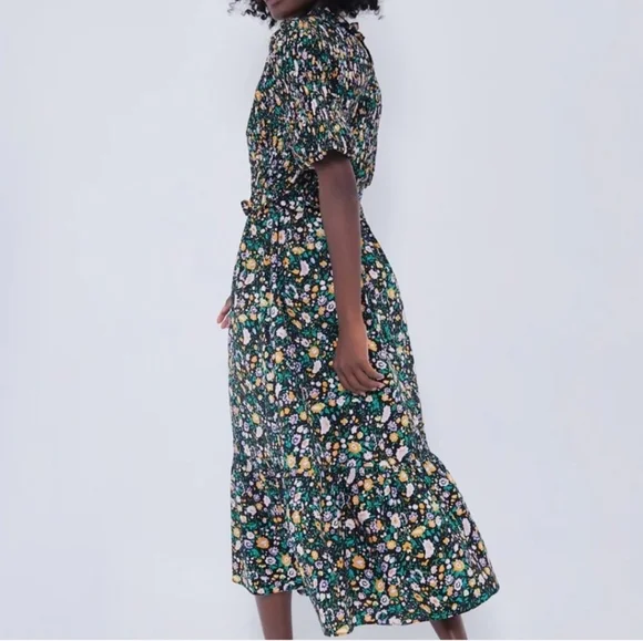 Tuckernuck Hyacinth House Smocked Samantha Black Floral Midi Size Small